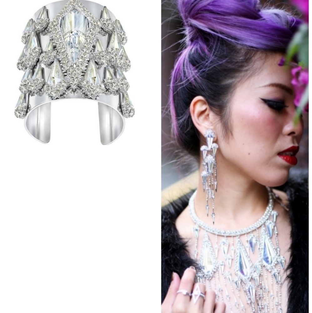 Set FABULOUSLY SWAROVSKI necklace earrings cuff